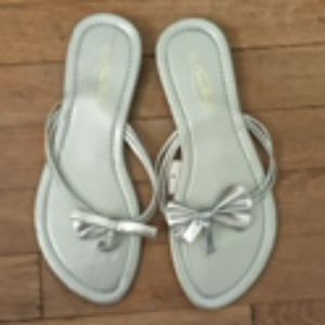 Women's Metallic Silver Sequin Flip Flops NWT